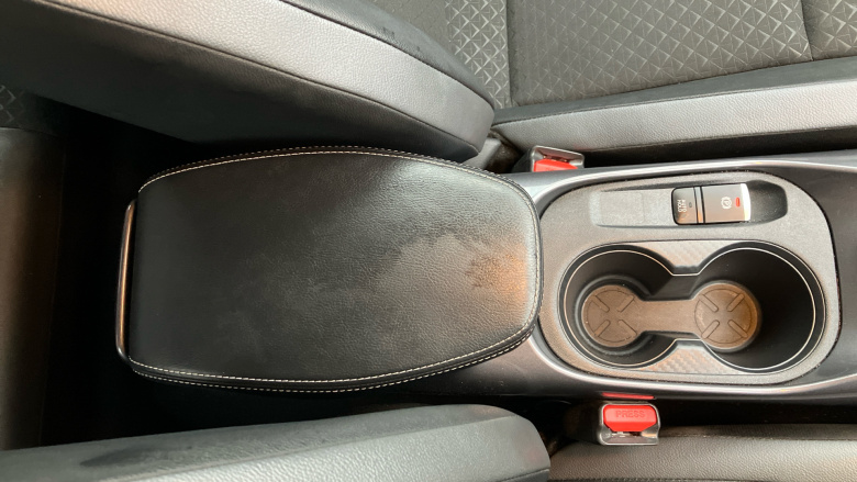 Nissan Juke 1.0 DiG-T 114 N-Connecta 5dr Petrol Hatchback